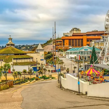 3 Bedrooms 3 Bathrooms Sleeps 8 Free Parking 1-Min Walk To Bournemouth Beach-3
